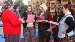 Dünya Tiyatrolar Günü’nde Alkışlar Köy Kadınına