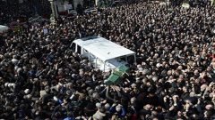 Büyük Usta Son Yolculuğuna Alkışlarla Çıktı