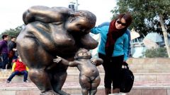 Tombul Kadın Heykelleri Tehdit Altında