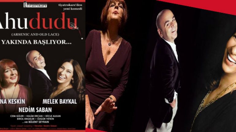 Tiyatrokare Ahududu ile sahnede