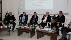 Kütüphanede Bir Gece etkinliğinde yazar ve okur buluşması