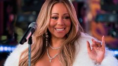 Mariah Carey tepkilere rağmen Suudi Arabistan’da sahneye çıktı