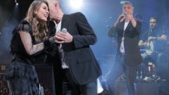 Özcan Deniz İsrail konserinde Aslı Enver ile birlikte
