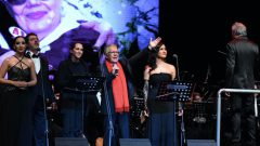 Livaneli Yiğidim Aslanım ile Harbiye’yi ayağa kaldırdı