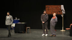 Küçükçekmeceli esnaf tiyatro sahnesinde