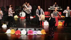 Suzan Kardeş Küçükçekmece’yi coşturdu