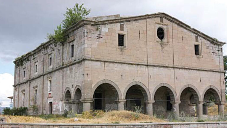 Definecilerin tahrip ettiği Yanartaş Rum Kilisesi restore edilecek