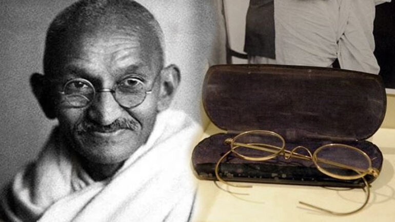 Gandhi’nin gözlüğü mezatta 340 bin dolara satıldı