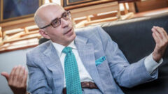 Hasan Bülent Kahraman istifa etti