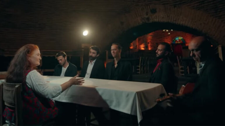 Çukur dizisinde Sabahat Akkiraz türküsü ile izleyenleri ağlattı