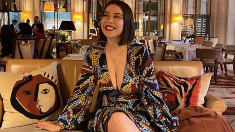 Dekoltesi nedeniyle müzeye alınmadı