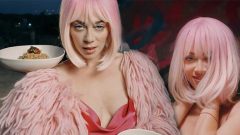 Demet Evgar Nanay ile müzik dünyasında ilk ‘single’ını çıkarıyor