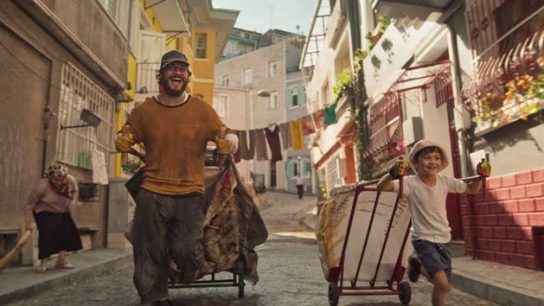 Çağatay Ulusoy’un yeni filmi Kağıttan Hayatlar fragmanı yayınlandı