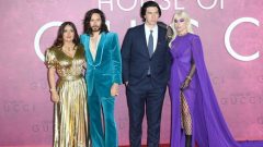 Lady Gaga ve Salma Hayek seks sahnesi filmden çıkarıldı