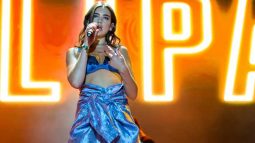 Dua Lipa menajerini kovdu