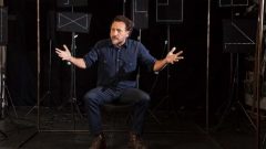 Şahika Tekand’ın oyunu Aşınma Zorlu PSM’de