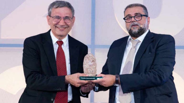 Orhan Pamuk İtalya’da edebiyat ödülü aldı