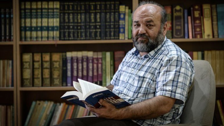 İlahiyatçı İhsan Eliaçık kitabına yasak getirildi