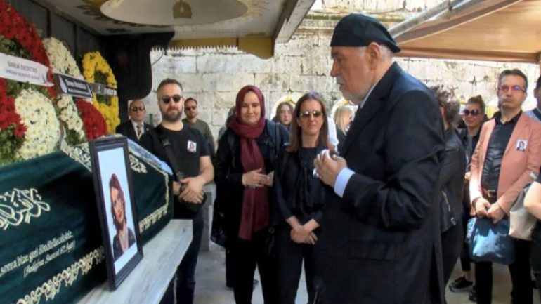 Özlem Kumrular’a veda